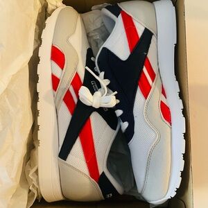 BNWT Classic Reebok, size 9.5, running shoes. Perfect condition in box!